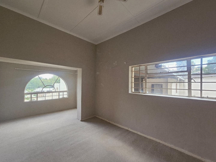 5 Bedroom Property for Sale in Ladybrand Free State